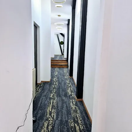 דירה Boutique Old 5 *