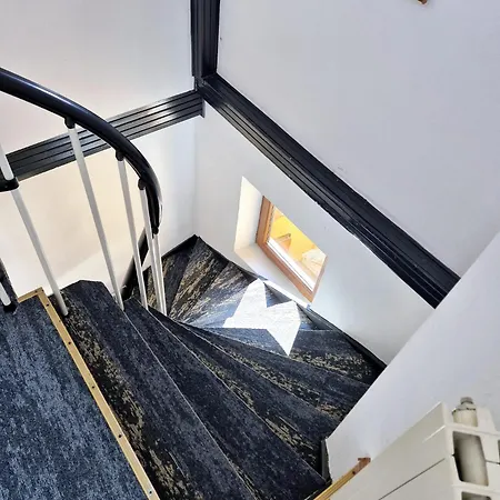 Apartment Boutique Old 5
