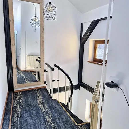 Boutique Old 5 Apartment *