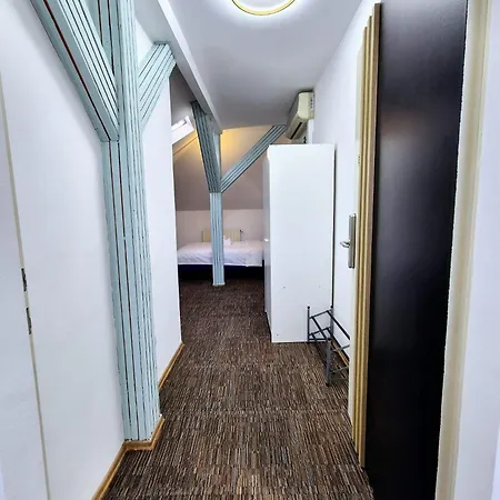 Boutique Old 5 Apartment *