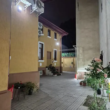 Boutique Old 5 Apartment *