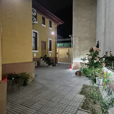 Apartment Boutique Old 5