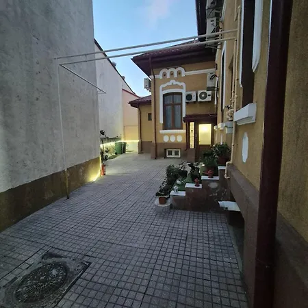 Apartment Boutique Old 5
