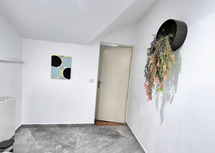 公寓 Boutique Old 5 *